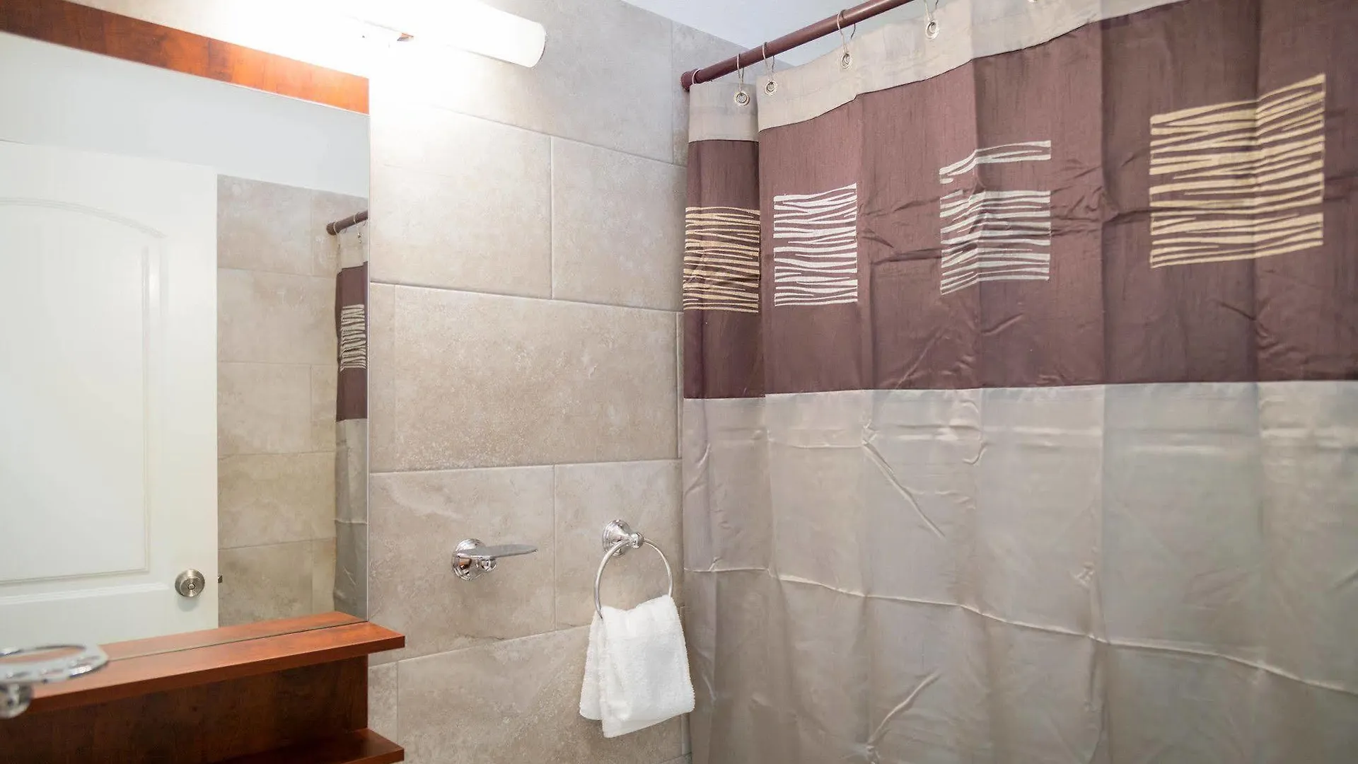 Centrally Located Guest Apartments Κίνγκστον Τζαμάικα